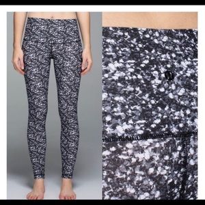 Lululemon Wunder Under Pant 4 HR Splatter White Black Full-On Luxtreme Sequin 4